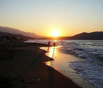 Happy Days Hotell Paralia Kourna