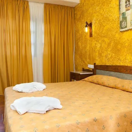 Happy Days Hotell 4*